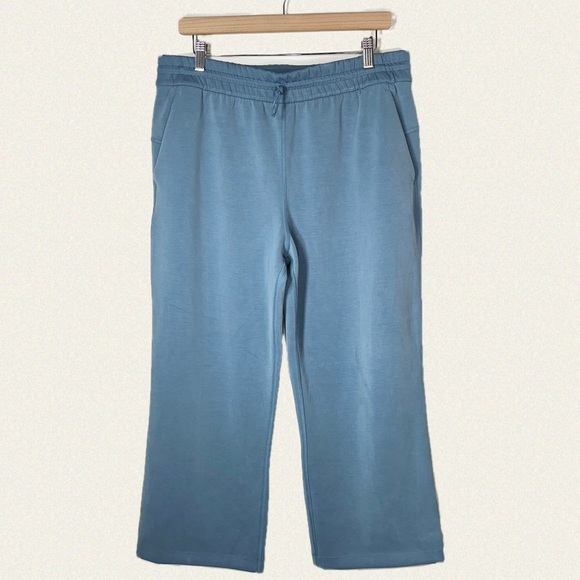 Lululemon Softstreme High-Rise Straight-Leg Cropped Pant - Picture 5 of 8